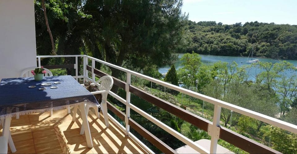 Calm Sea view Apartment in Banjole