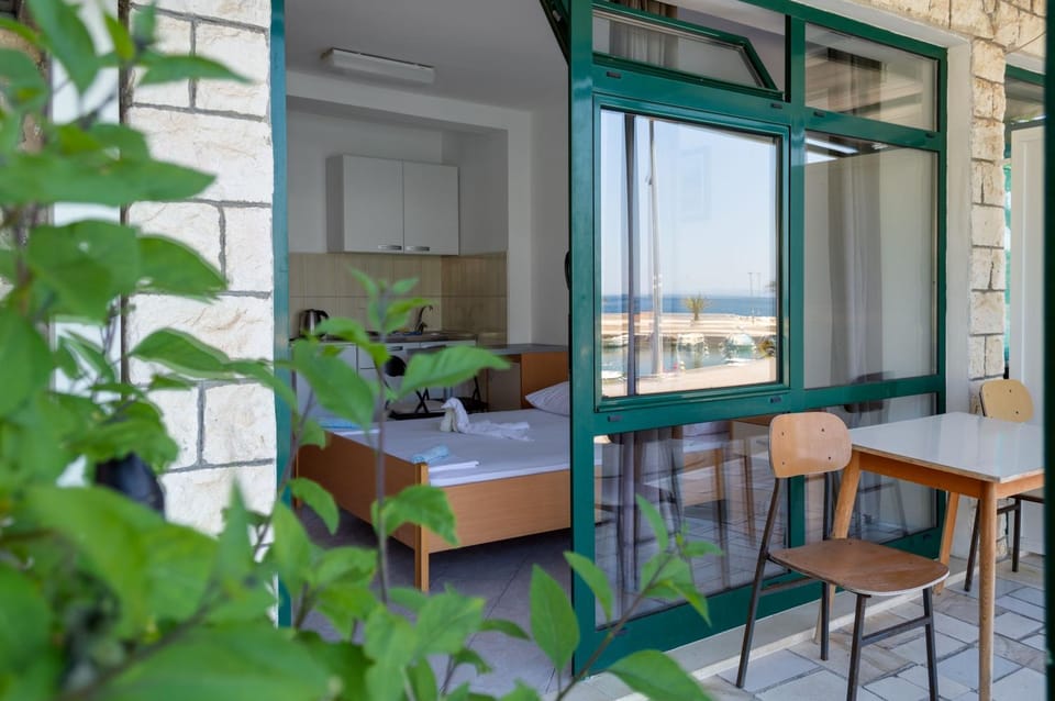 Apartments Ivica - Beachfront Apartment in Dubrovnik-Neretva County