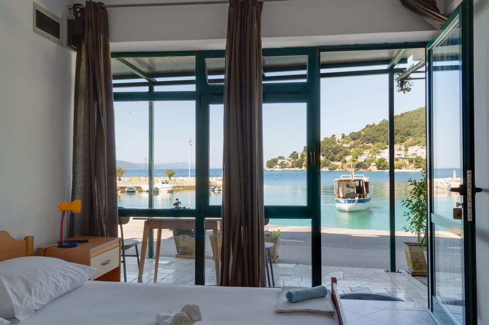 Apartments Ivica - Beachfront Apartment in Dubrovnik-Neretva County