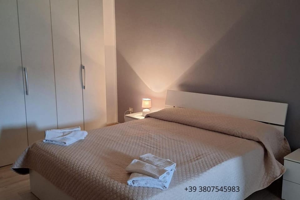 View (from property/room), Bedroom, Garden view, Quiet street view