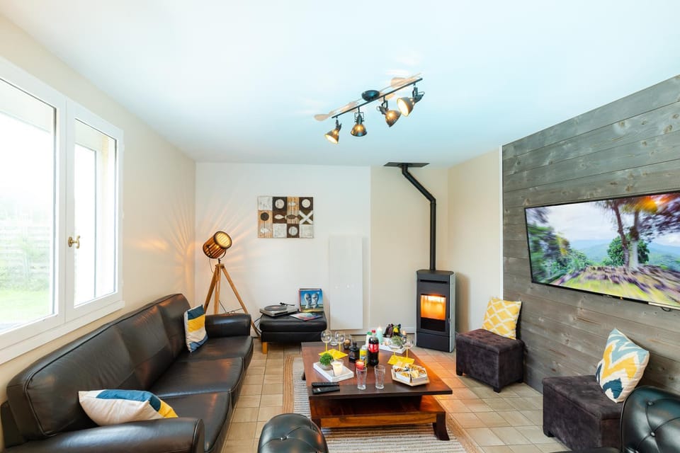 TV and multimedia, Living room, Seating area