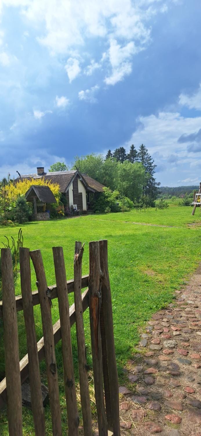 PO NENDRIŲ STOGU House in Lithuania