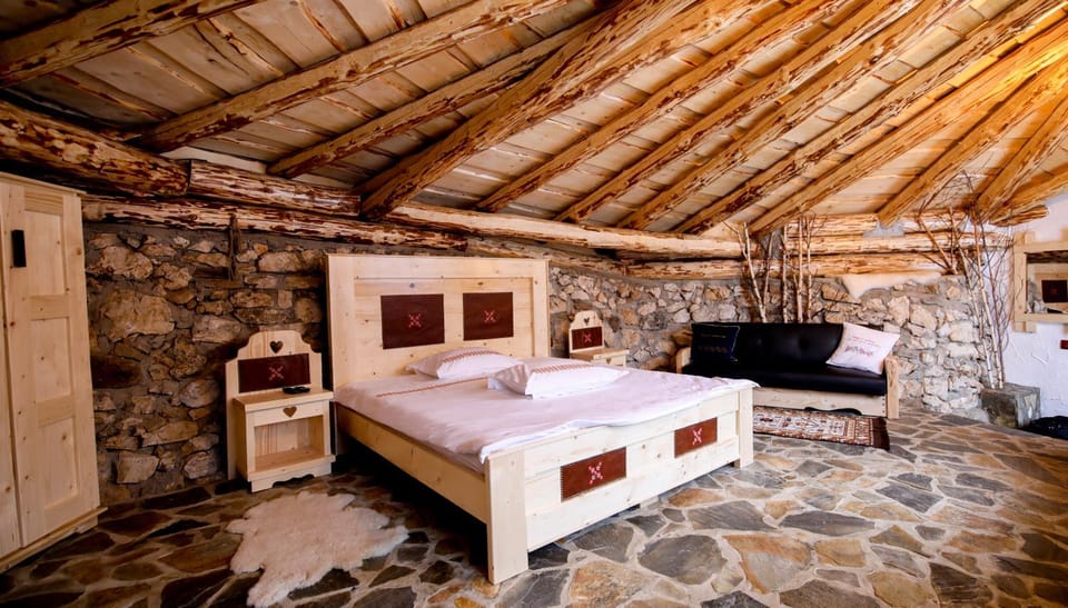 Odai din Plai Bed and Breakfast in Brașov County