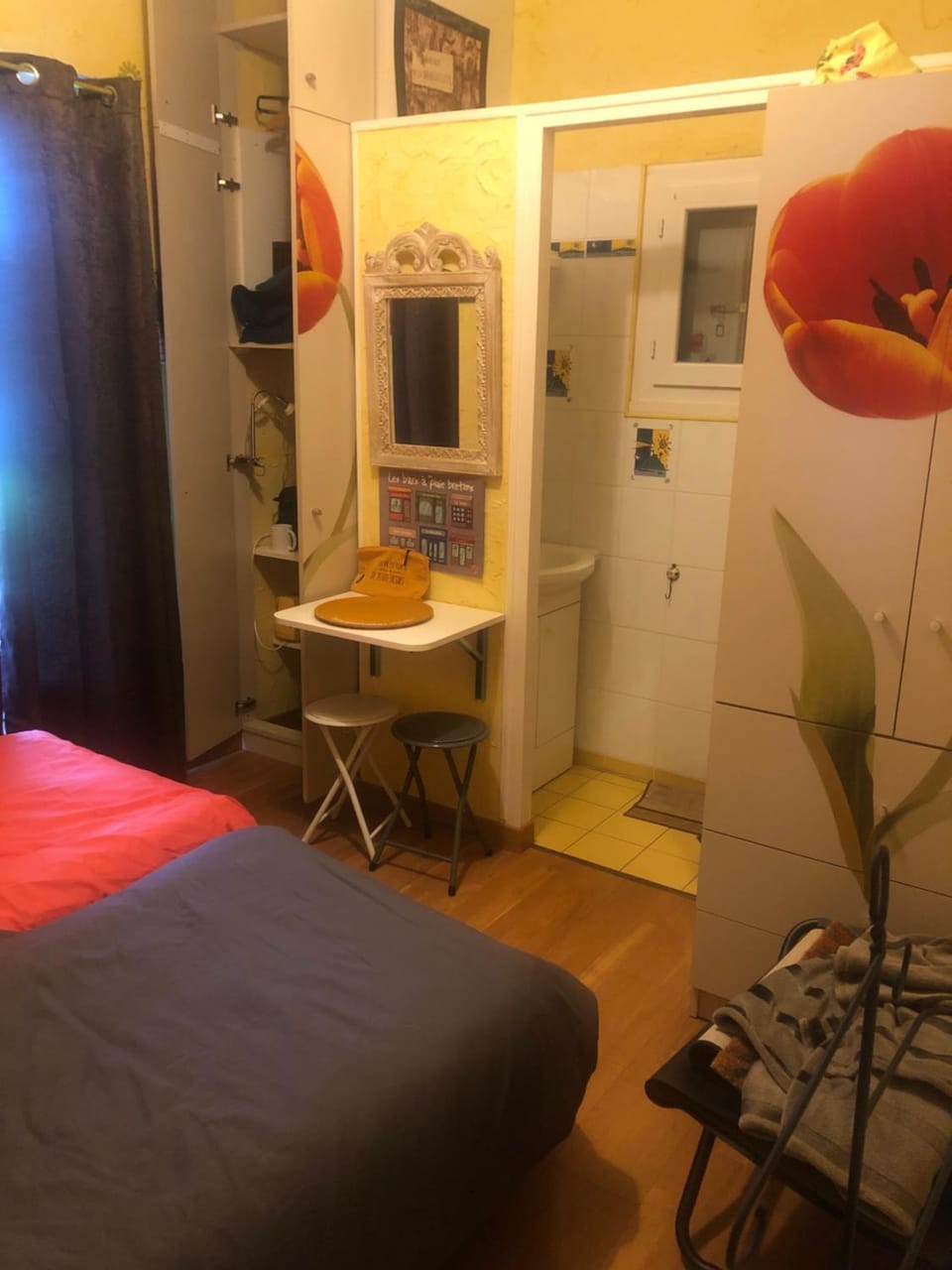 Photo of the whole room