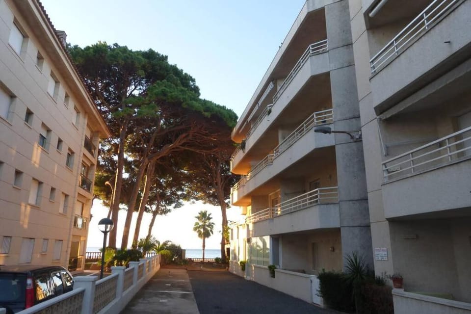 Day, Street view