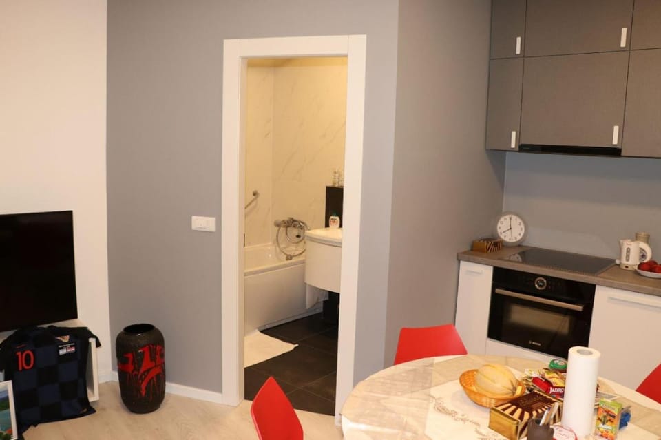 Communal lounge/ TV room, Kitchen or kitchenette, Dining area