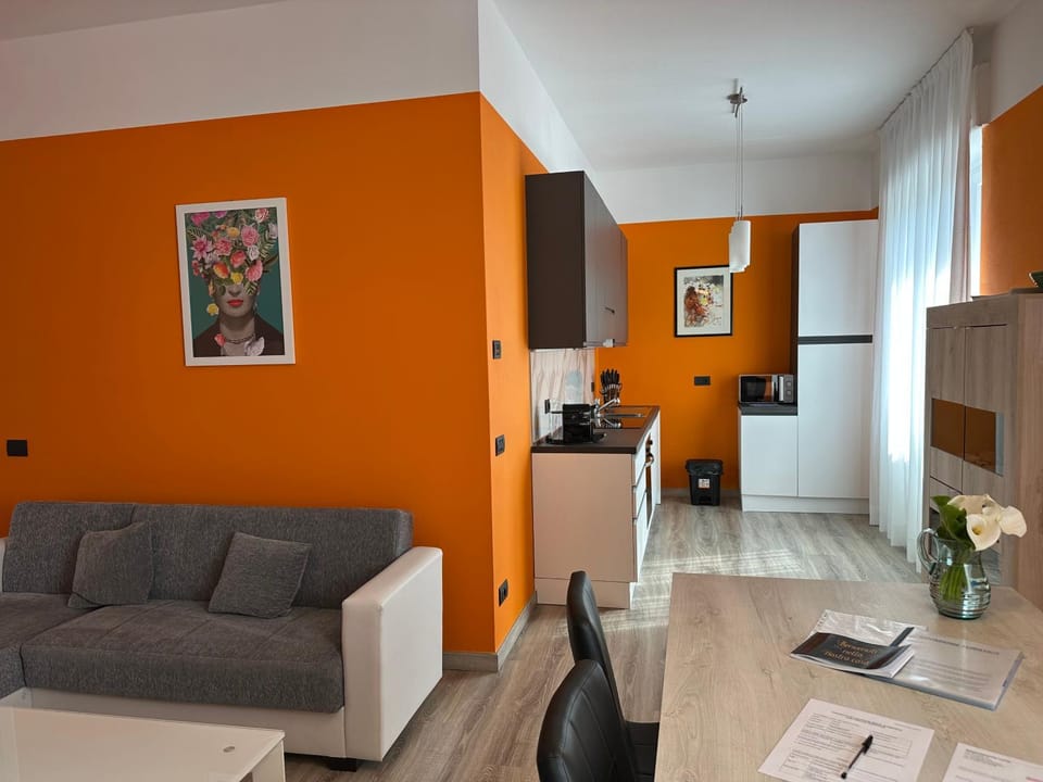 Dining area, kitchen