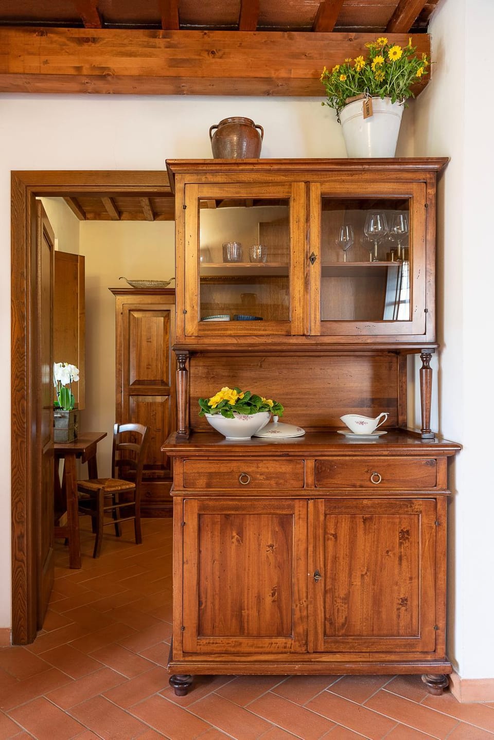 Kitchen or kitchenette, Food and drinks