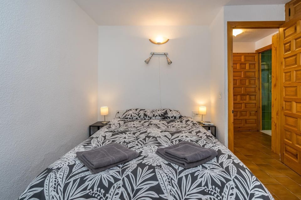 Bedroom, air conditioner