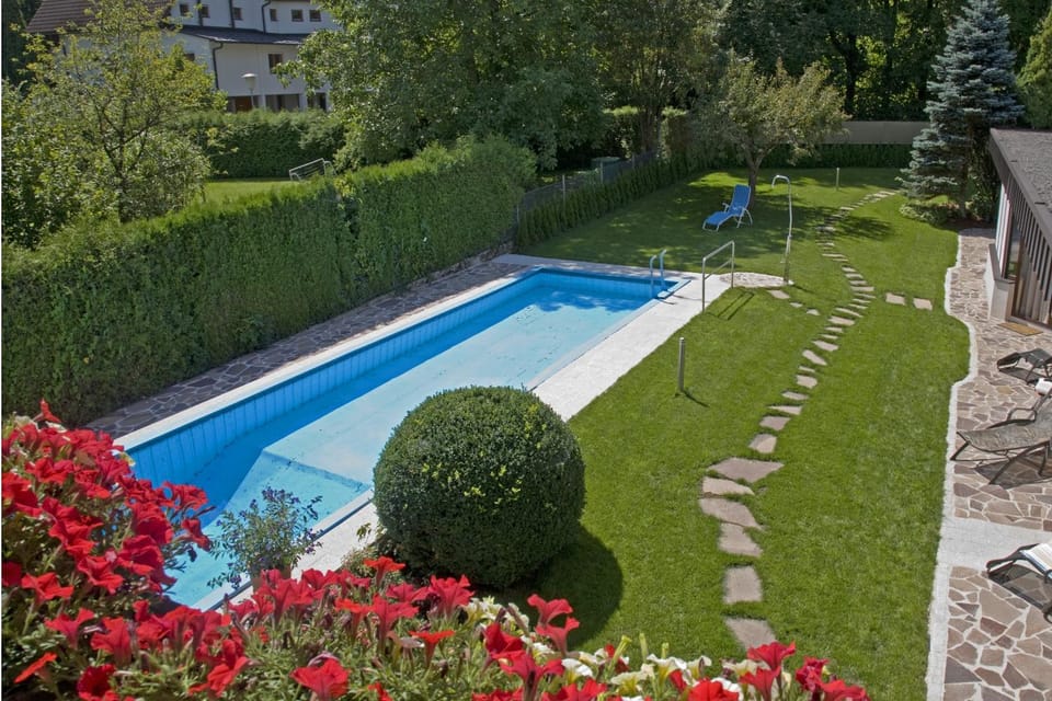 Garden, View (from property/room), Swimming pool, Swimming pool