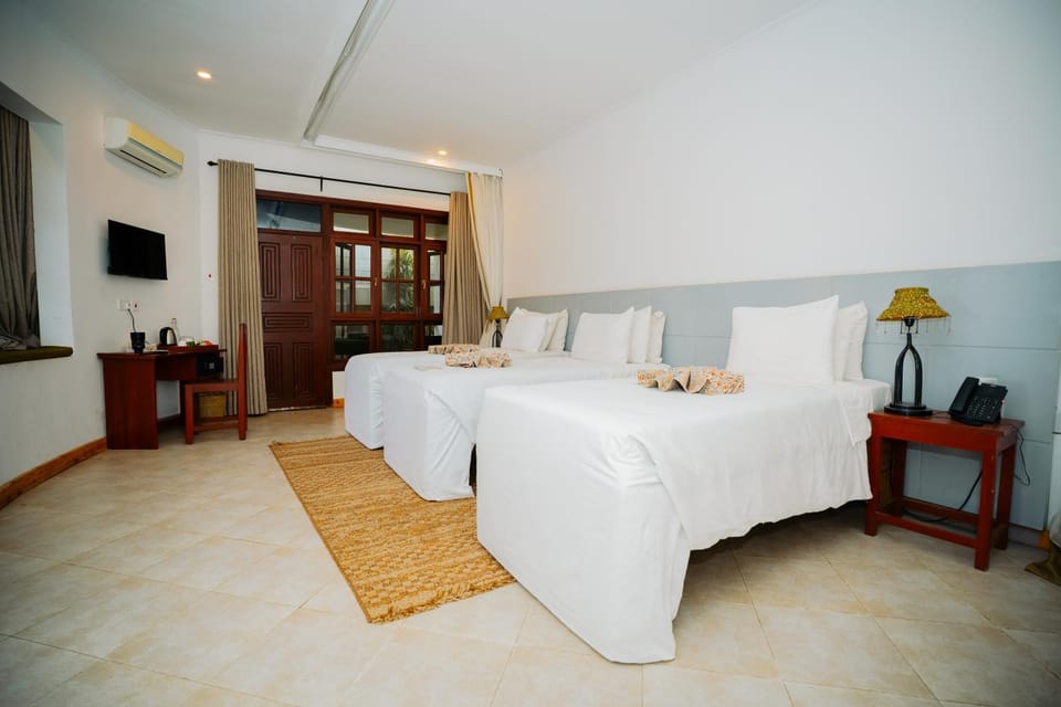 Bed, Bedroom, children, young children, older children, Family