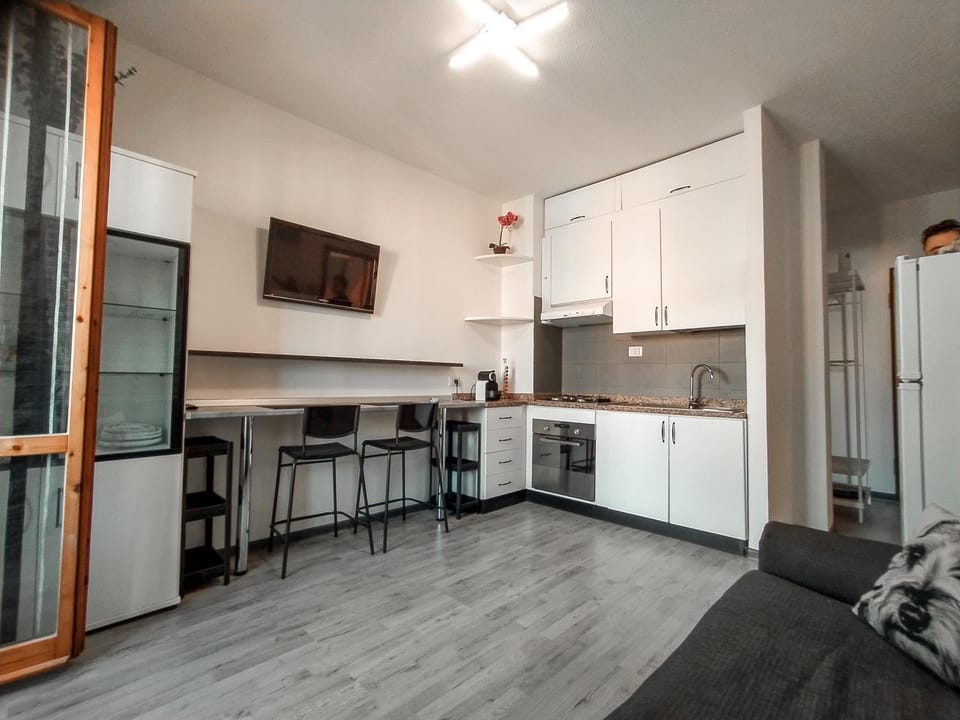 Kitchen or kitchenette, Living room