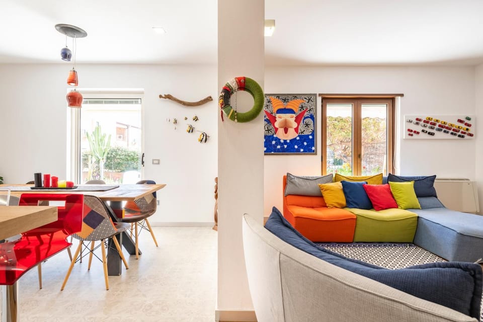 Living room, Seating area