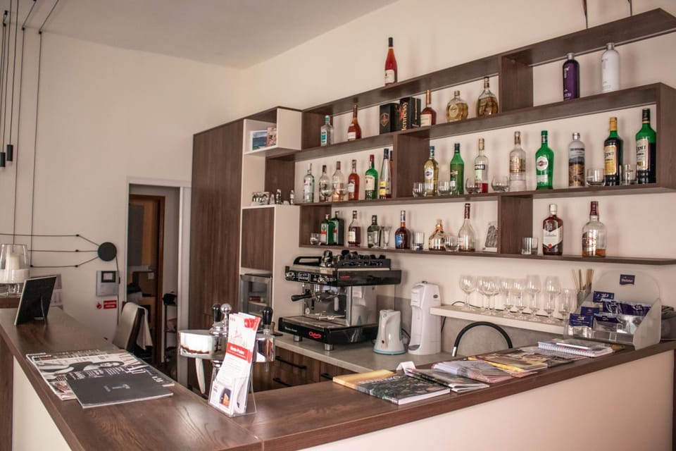 Lounge or bar, Drinks