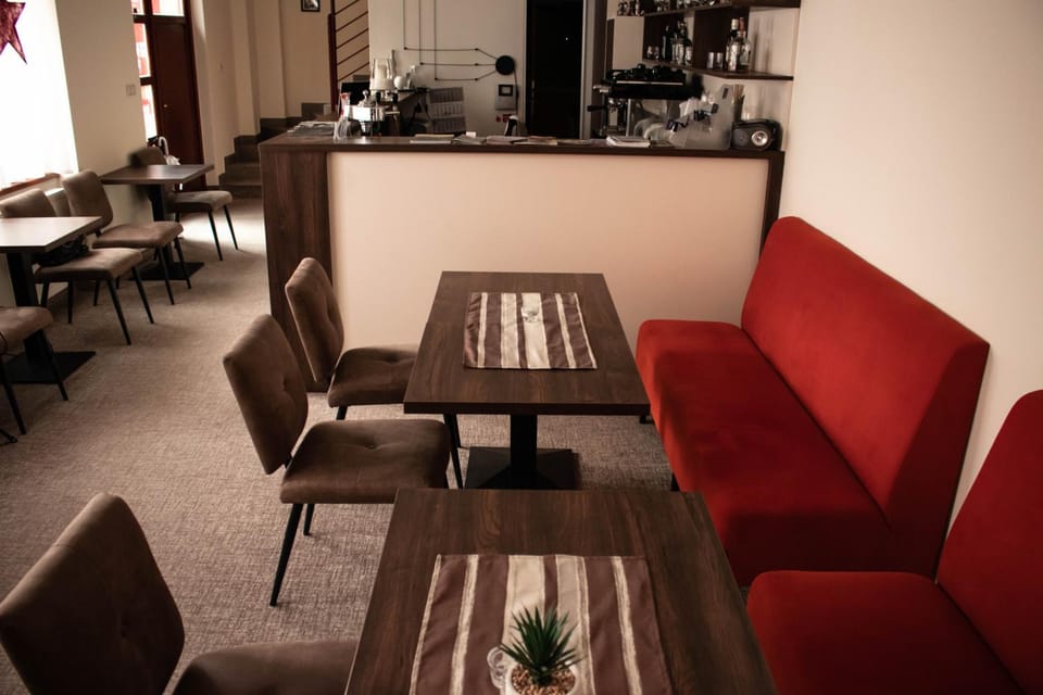 Lounge or bar, Breakfast