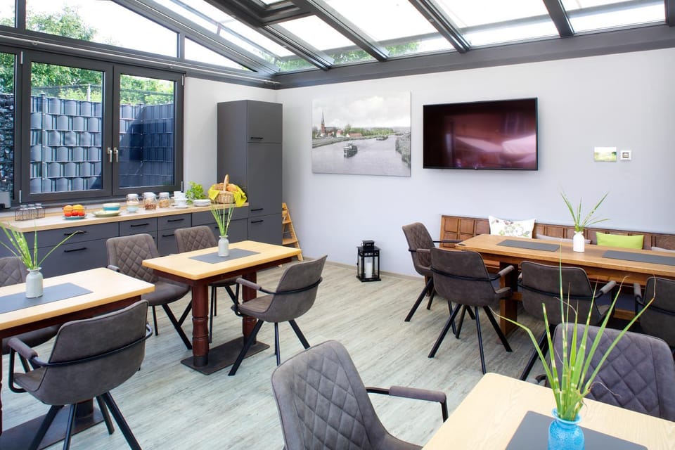 Restaurant/places to eat, Breakfast