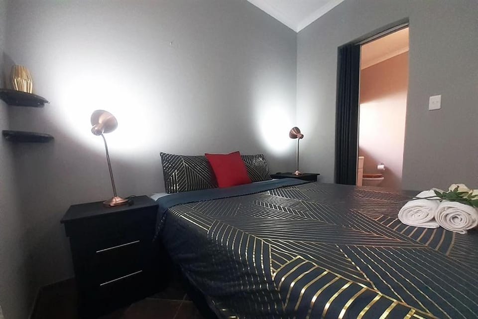 Cozy Hatfield Condo Apartment in Pretoria