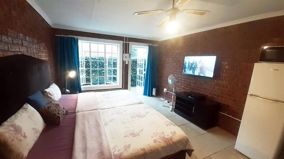 Cozy Hatfield Condo Apartment in Pretoria