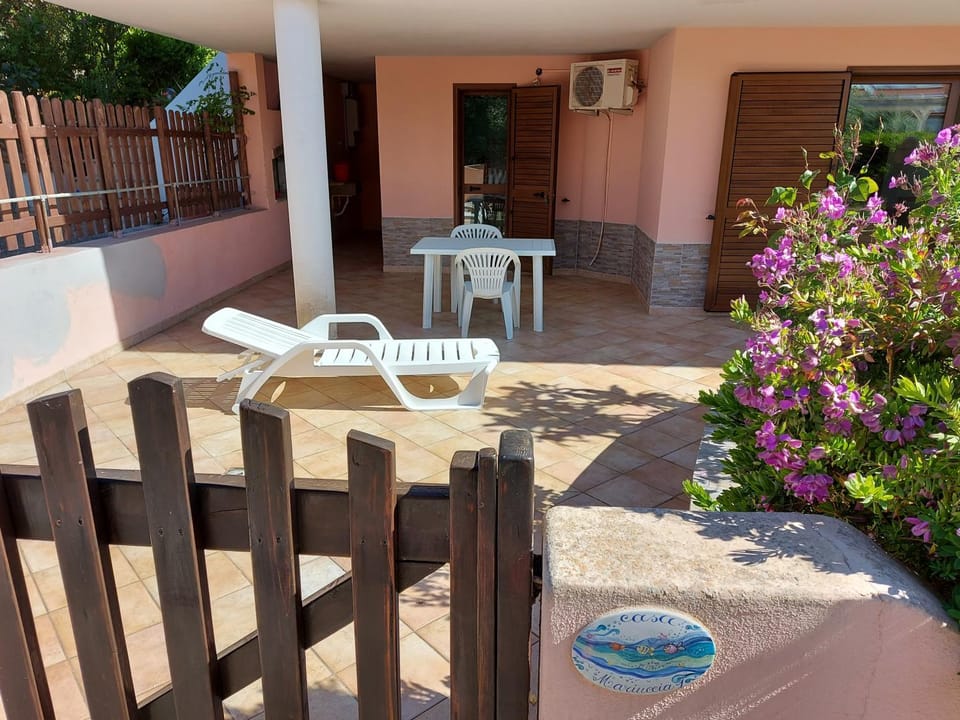 Patio, Facade/entrance