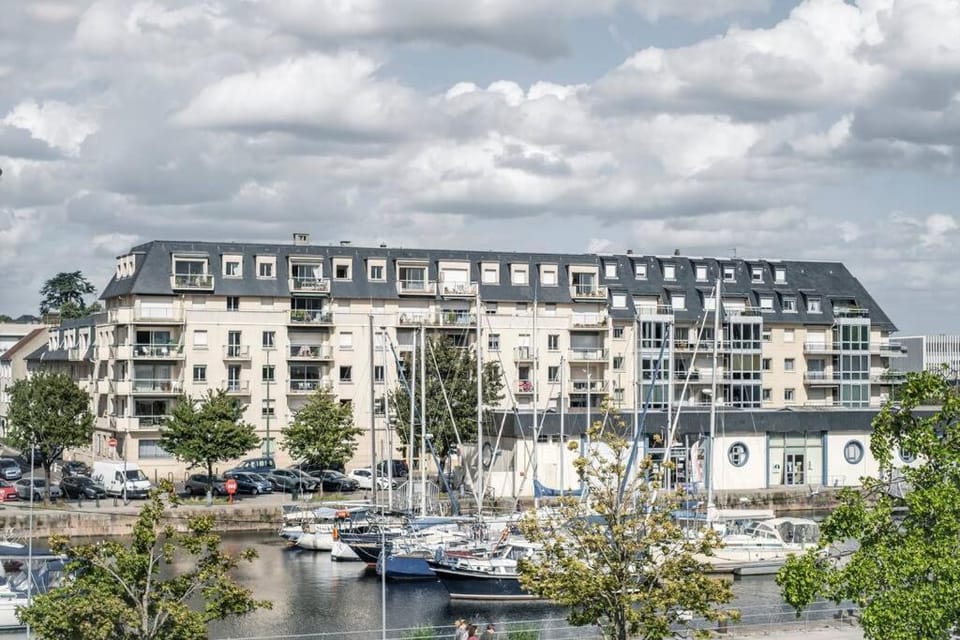 APPT VUE SUR LE PORT DE CAEN/ CENTRE VILLE PREMIUM Apartment in Caen
