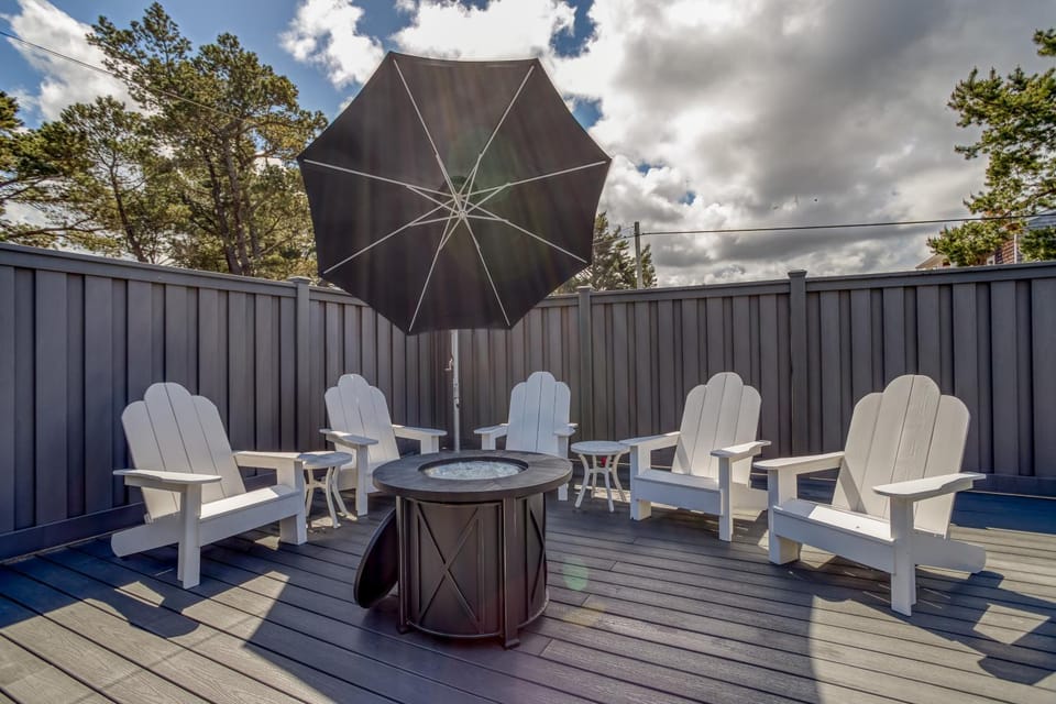 Ocean Avenue - Meredith Lodging House in Gearhart
