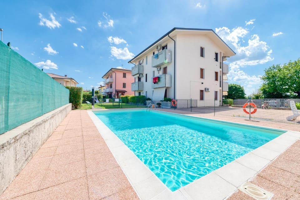 Property building, Spring, Day, Summer, Garden, Garden, Garden view, Garden view, Pool view, Pool view, Swimming pool