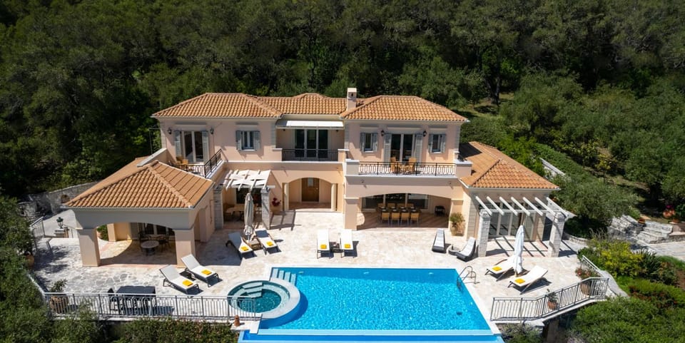 Property building, Bird's eye view, Swimming pool