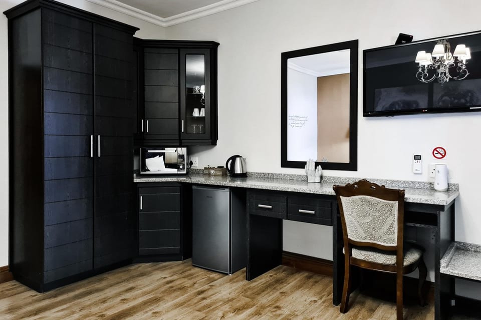 TV and multimedia, Kitchen or kitchenette
