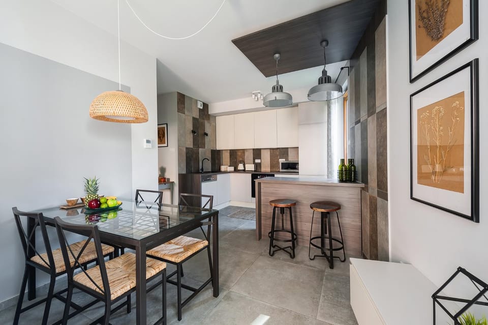 Kitchen or kitchenette, Living room
