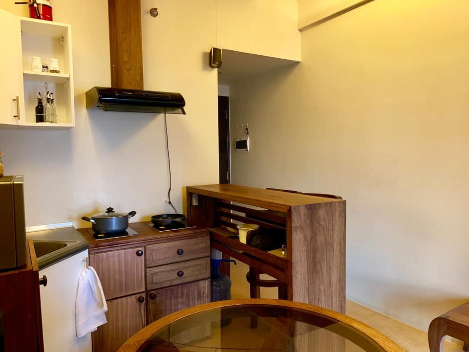 Penthouse Condo Studio Unit CENTRIO TOWER w/ Stove Apartment hotel in Cagayan de Oro