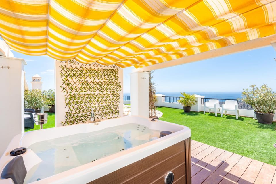 Day, Natural landscape, Hot Tub, Solarium, Balcony/Terrace, Spa and wellness centre/facilities, Sea view, sunbed