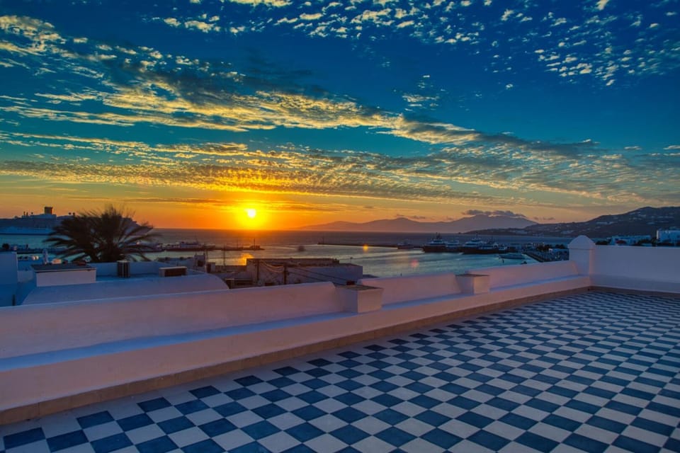 Balcony/Terrace, Sea view, Street view, Sunset