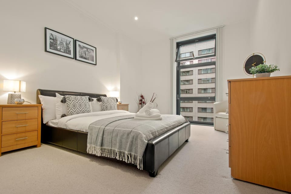 Bedroom, wardrobe