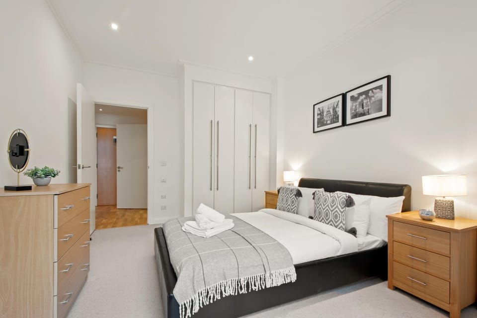 Bed, Photo of the whole room, Bedroom, towels, wardrobe