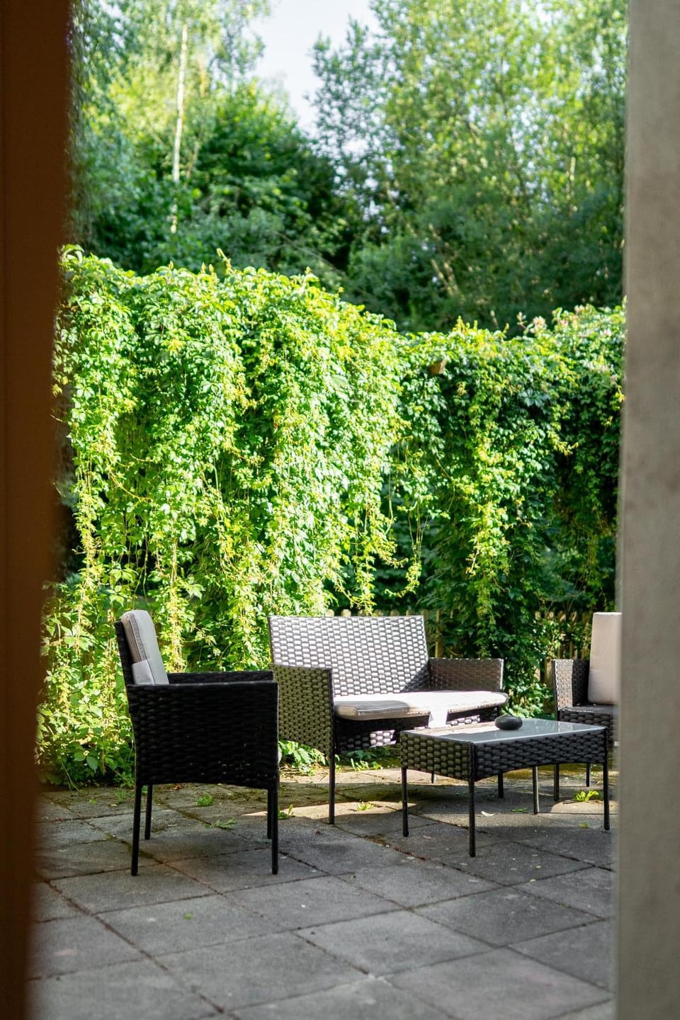 Garden, Seating area, Dining area, Garden view
