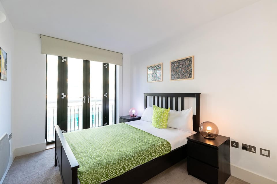 Liverpool Street City Living Apartment in London Borough of Islington