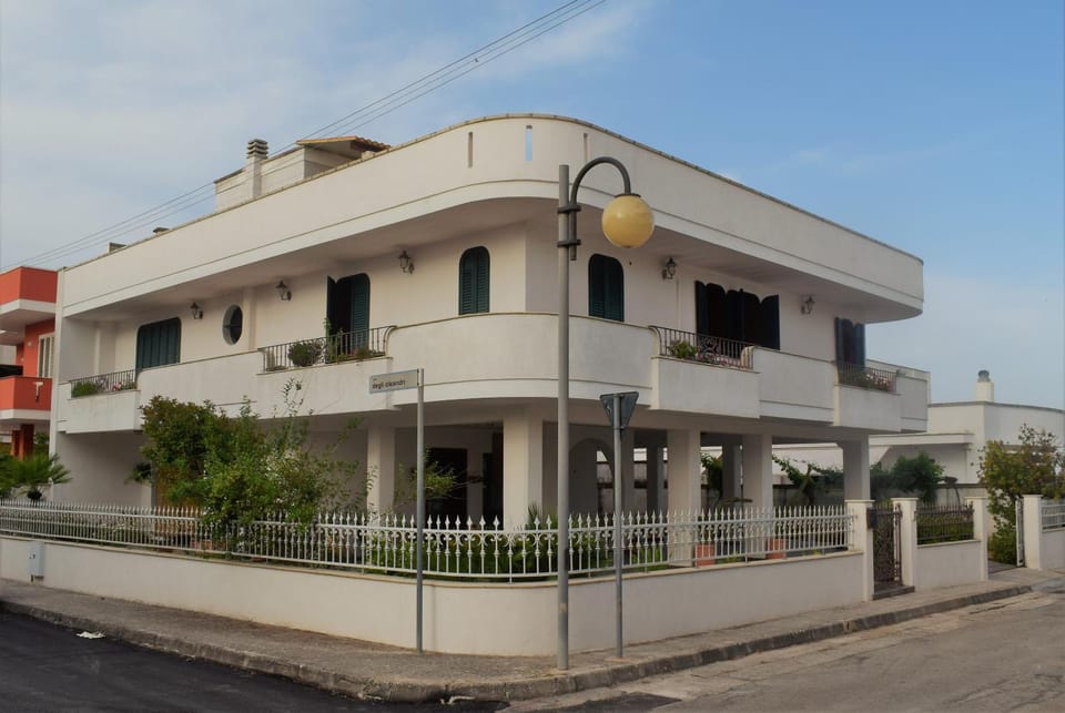 Property building, Summer, View (from property/room), Garden view, Garden view, Sea view, Street view, Quiet street view, Inner courtyard view, Parking