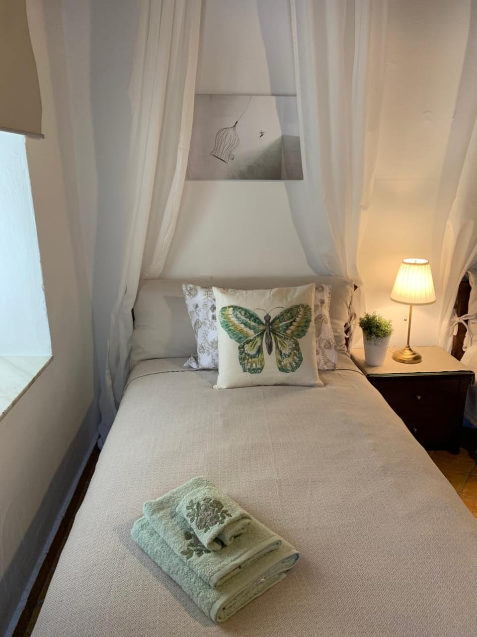 Bed, Bedroom