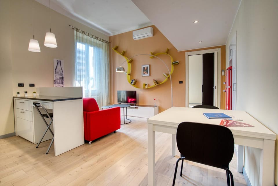 Kitchen or kitchenette, Living room, Seating area