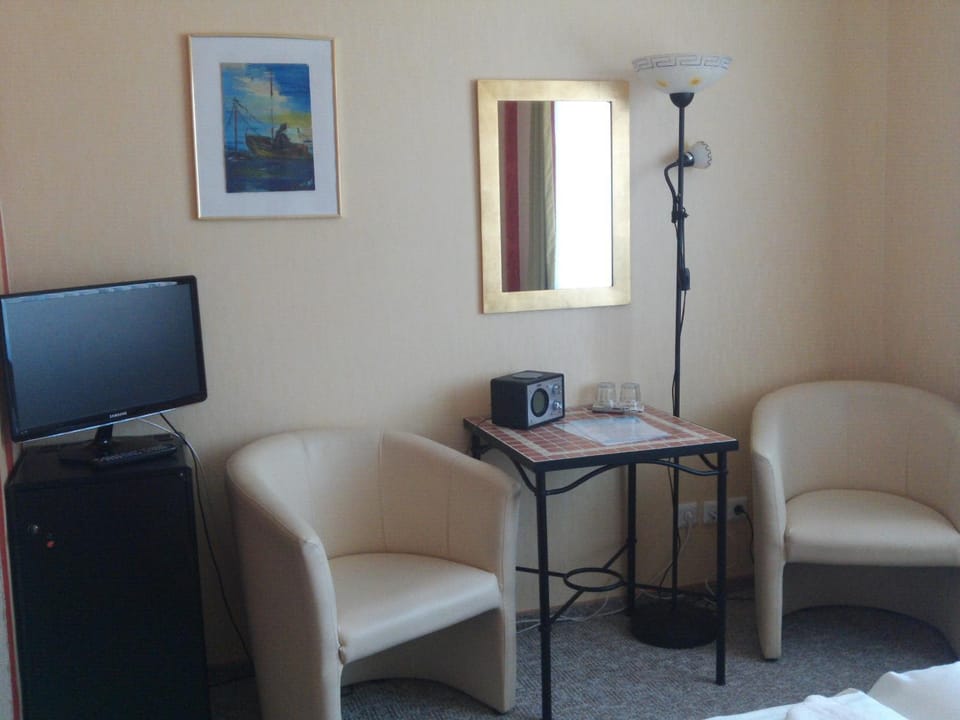 TV and multimedia, Seating area