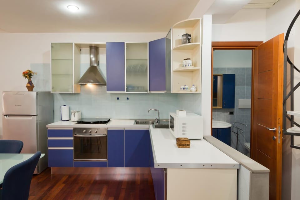 Kitchen or kitchenette, Living room