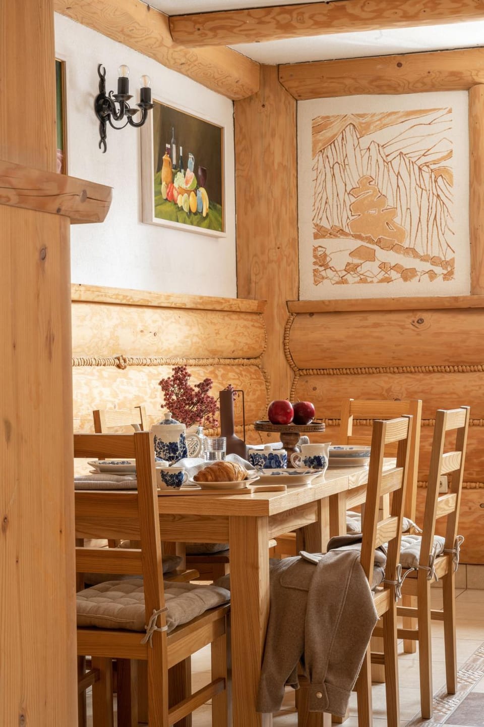 Restaurant/places to eat, Dining area
