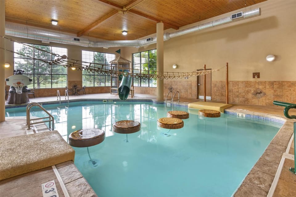 Pool view, Swimming pool