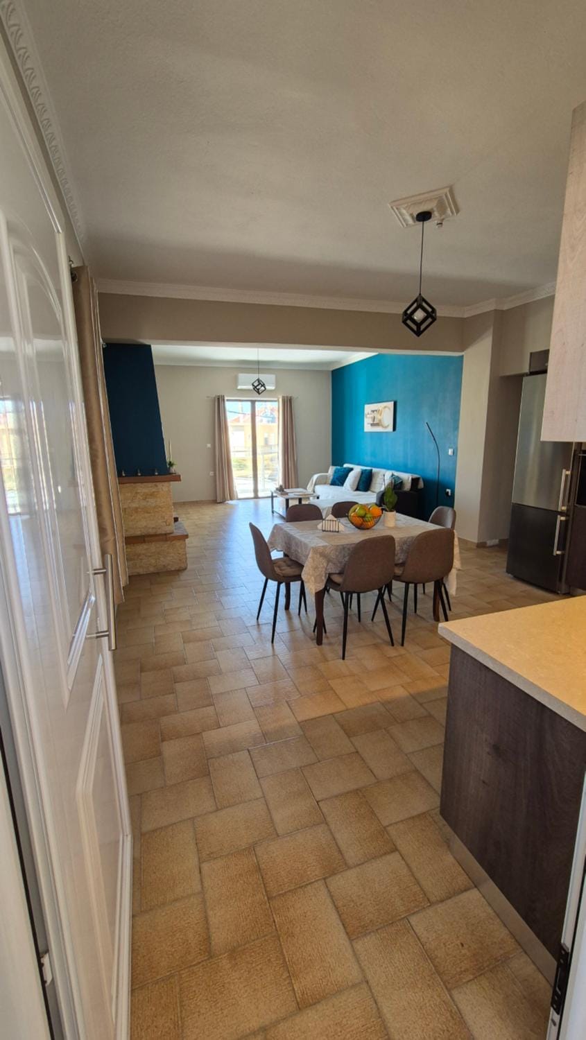 Seating area, Dining area