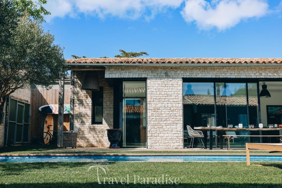 Property building, Facade/entrance, Off site
