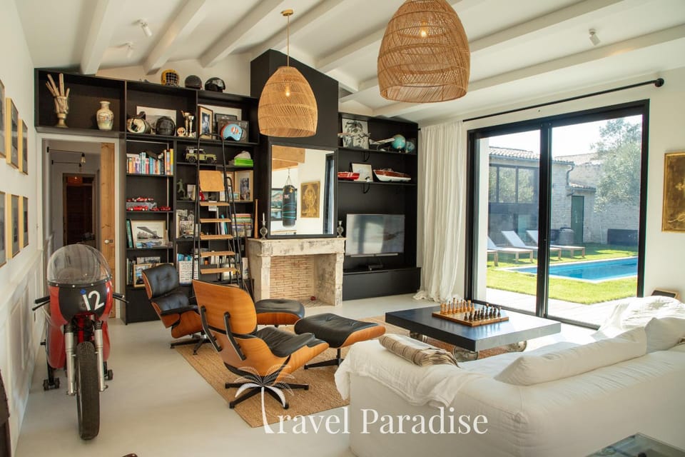 Communal lounge/ TV room, Living room