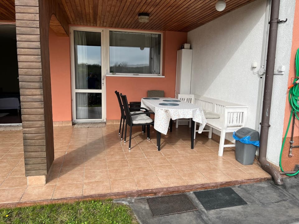 Szépasszonyvölgyi Apartman Apartment in Slovakia