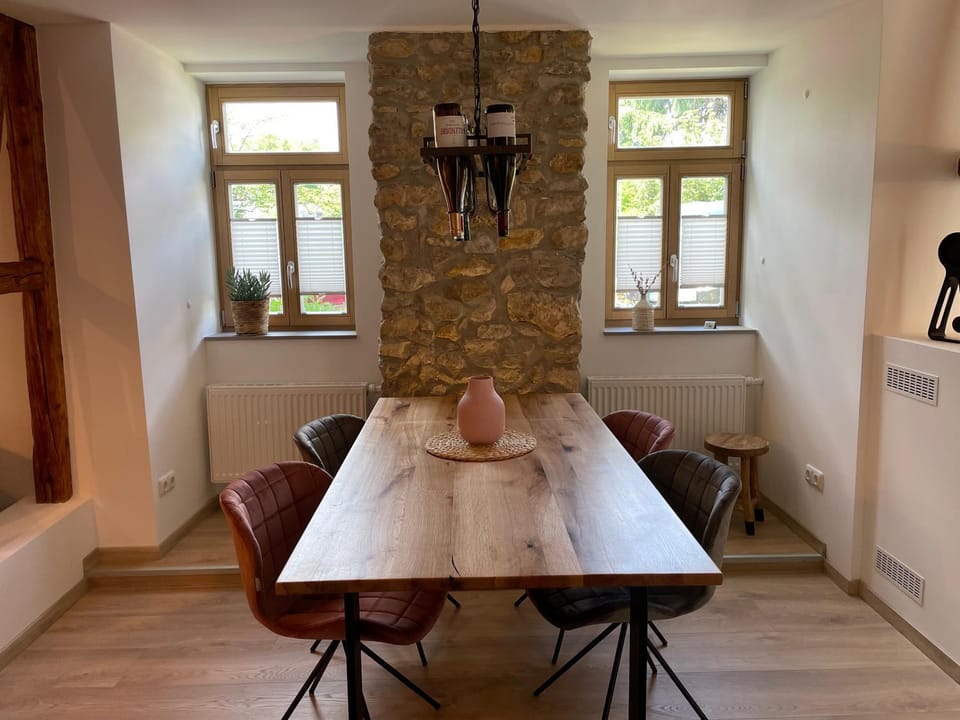 Dining area, Food