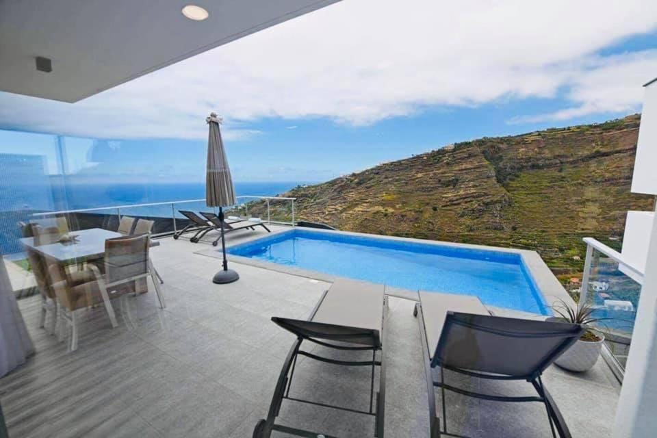 Villa Golden Charm Villa in Madeira District