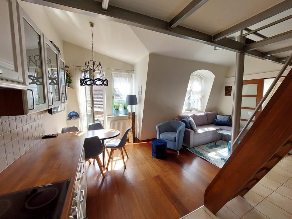 Living room, Dining area